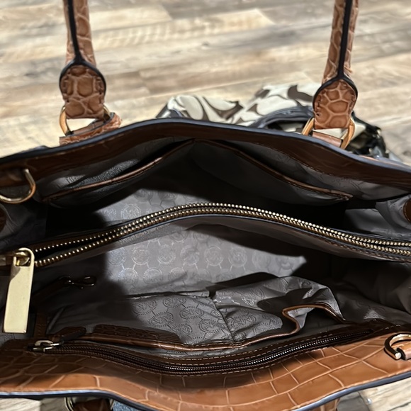 Stunning Cognac brown Michael Kors purse - Picture 3 of 4